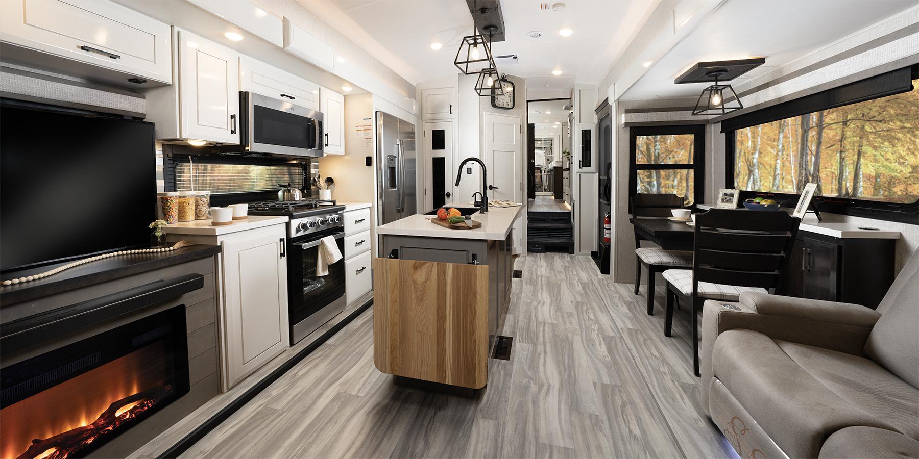 small luxury fifth wheel campers
