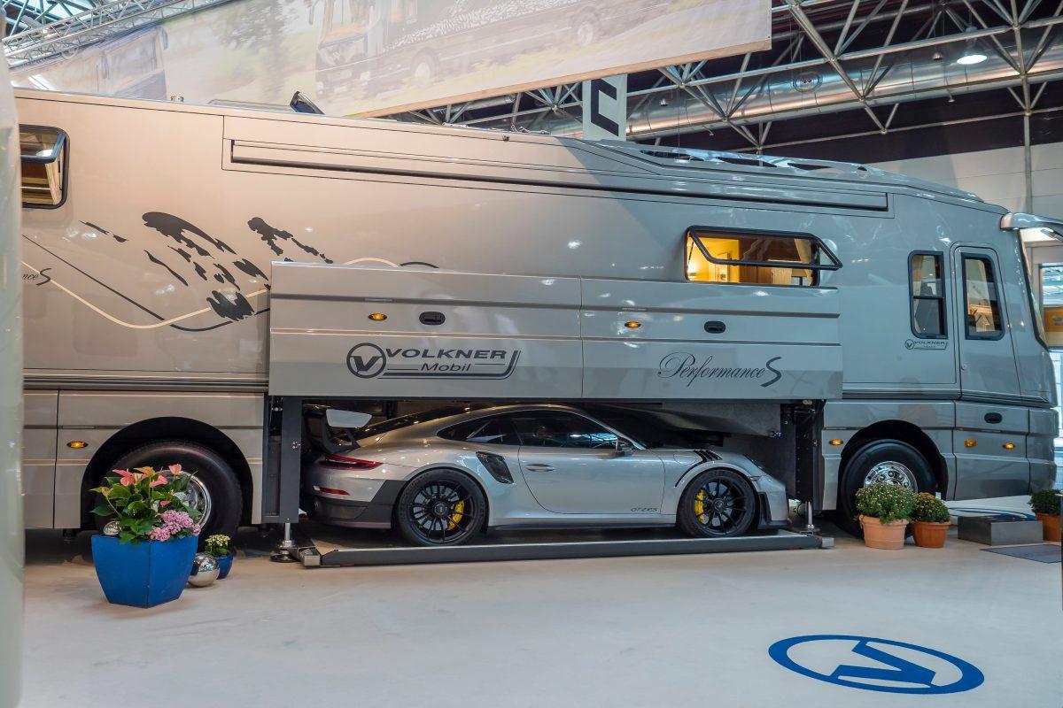 deluxe rv rental
